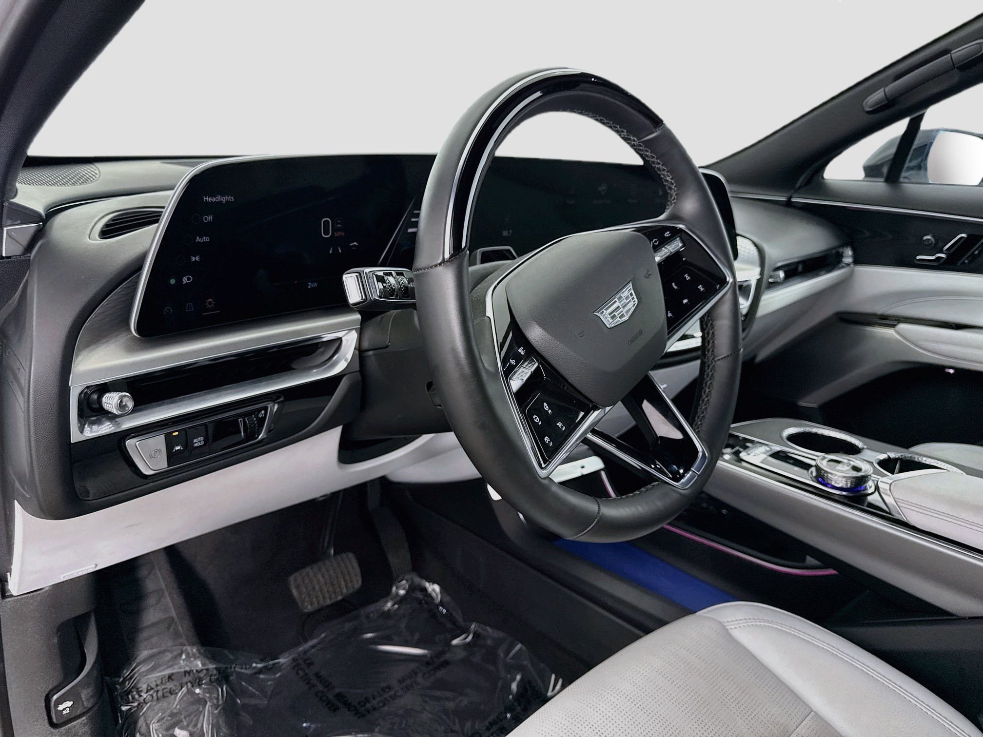 Used 2024 Cadillac Lyriq Luxury RWD image 11