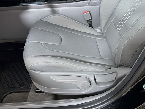 Used 2025 Hyundai Elantra Sport FWD image 19