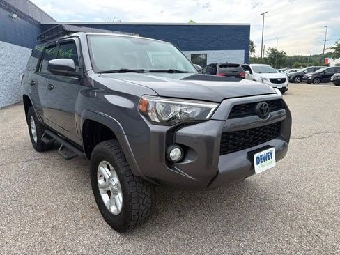 Used 2018 Toyota 4Runner SR5 AWD/4WD image 7