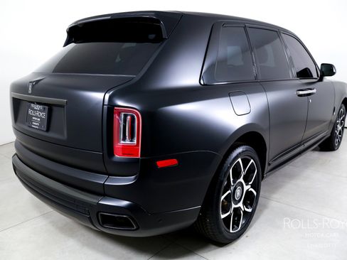 Used 2020 Rolls-Royce Cullinan Black Badge AWD/4WD image 2