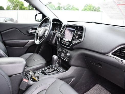 Used 2019 Jeep Cherokee Limited AWD/4WD image 36