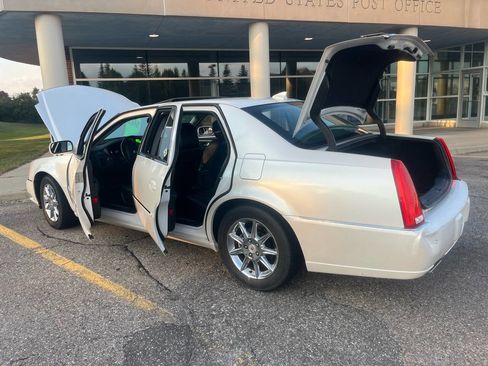 Used 2010 Cadillac DTS Luxury image 13
