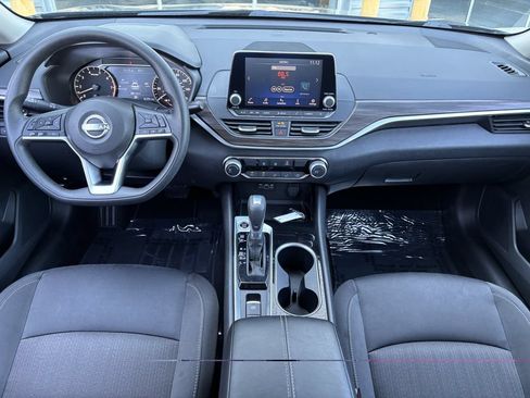 Used 2024 Nissan Altima 2.5 SV AWD/4WD image 21