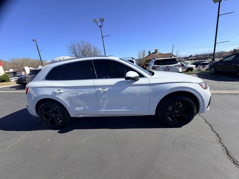 Used 2021 Audi Q5 2.0T Premium w/ Convenience Package image 3