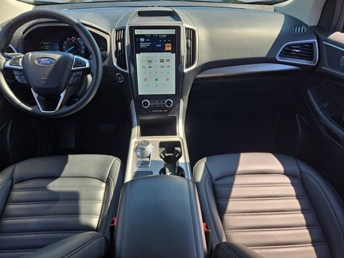 Certified 2024 Ford Edge SEL w/ Convenience Package image 9