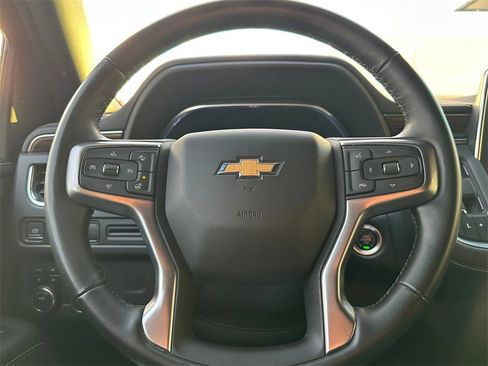 Used 2024 Chevrolet Suburban Premier image 24