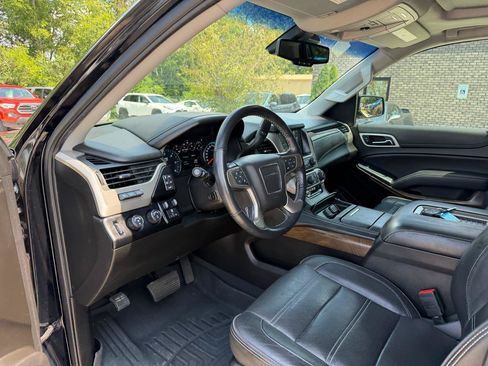 Used 2019 GMC Yukon Denali w/ Open Road Package AWD/4WD image 11