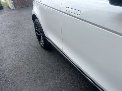 Used 2023 Land Rover Range Rover Evoque SE image 12