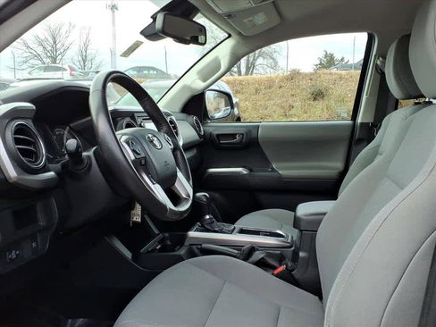 Used 2019 Toyota Tacoma SR5 image 13