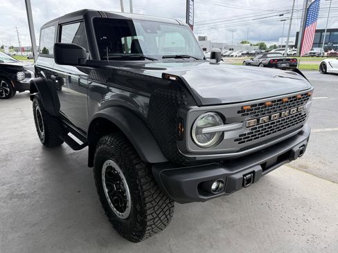 Used 2023 Ford Bronco Badlands w/ Sasquatch Package AWD/4WD image 3