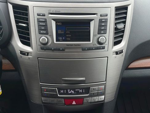 Used 2013 Subaru Outback 2.5i Limited image 16