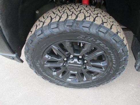 Certified 2021 GMC Sierra 2500 Denali w/ Denali Black Diamond Edition image 14