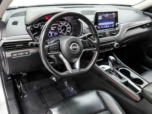 Used 2024 Nissan Altima 2.5 SR FWD image 19