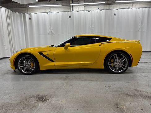 Used 2015 Chevrolet Corvette Stingray Coupe w/ 2LT Preferred Equipment Group image 2