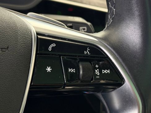 Used 2021 Audi e-tron Premium Plus w/ Premium Plus Package image 29