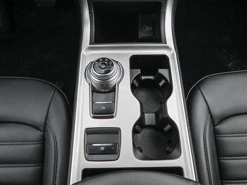 Certified 2024 Ford Edge SEL w/ Convenience Package image 35