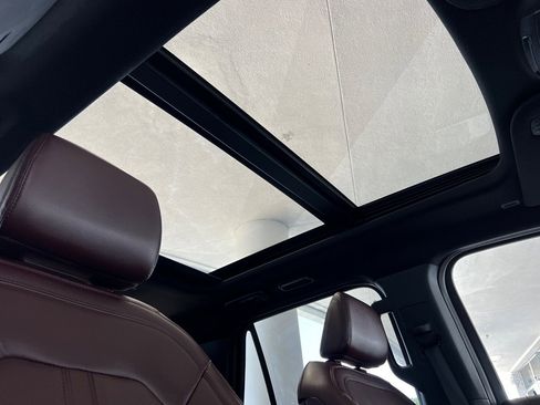 Used 2023 Ford Expedition Limited image 19