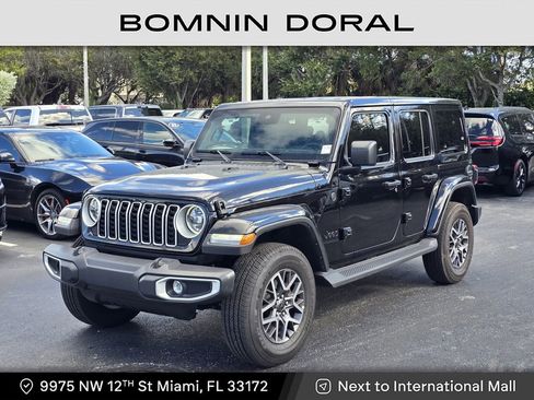 Used 2025 Jeep Wrangler Unlimited Sahara AWD/4WD image 1