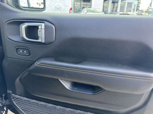 Used 2025 Jeep Wrangler Sahara w/ Safety Group image 10