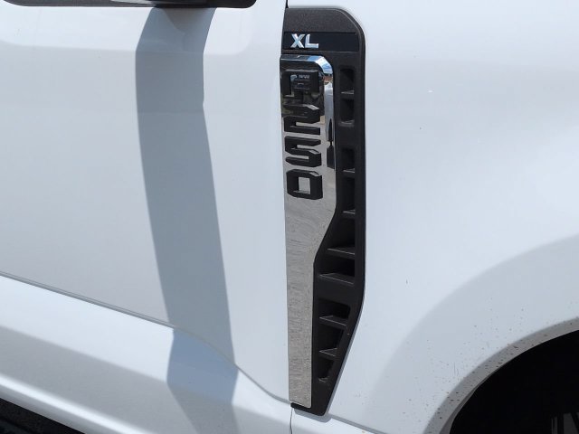 New 2026 Ford F250 XL w/ XL Chrome Package AWD/4WD image 12