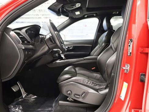 Used 2017 Volvo XC90 T5 R-Design image 12