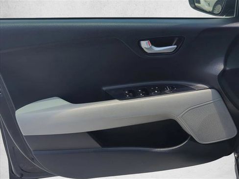 Used 2019 Kia Rio S FWD image 9