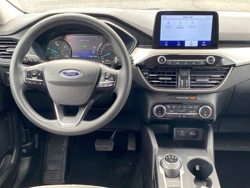 Used 2022 Ford Escape SE image 8