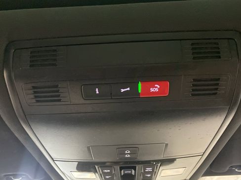 Certified 2023 Volkswagen Tiguan SE w/ Panoramic Sunroof Package image 30