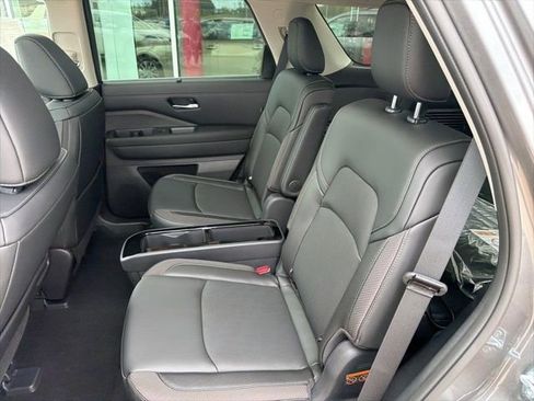 New 2026 Nissan Pathfinder SL FWD image 20