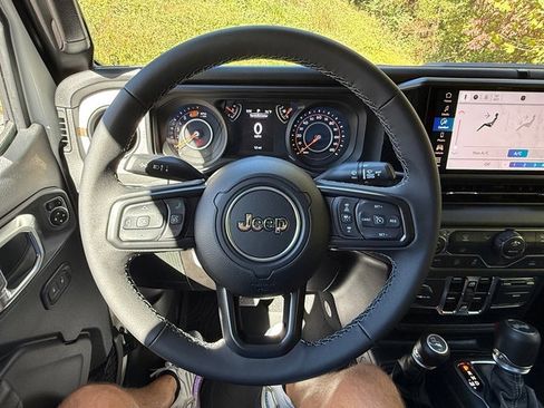 Used 2025 Jeep Wrangler Unlimited Sport image 20