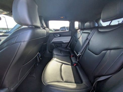 Used 2024 Jeep Compass Limited image 12