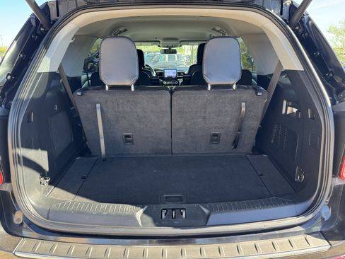 Used 2022 Ford Explorer Limited image 16