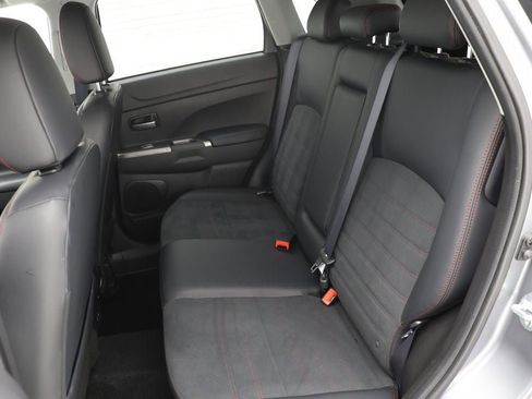 Used 2025 Mitsubishi Outlander Sport AWD image 12