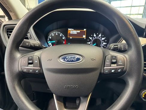 Used 2020 Ford Escape SE image 19