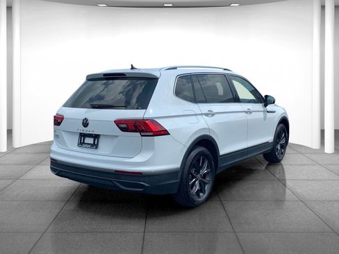 Used 2024 Volkswagen Tiguan SE image 7