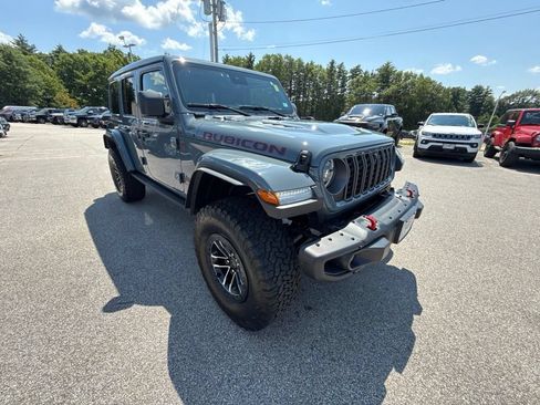 Used 2025 Jeep Wrangler Unlimited Rubicon AWD/4WD image 7