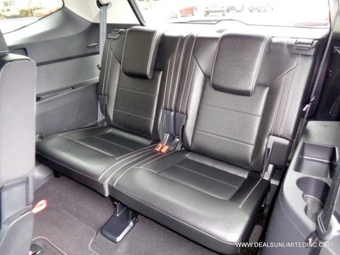 Used 2023 Volkswagen Atlas SE AWD/4WD image 18