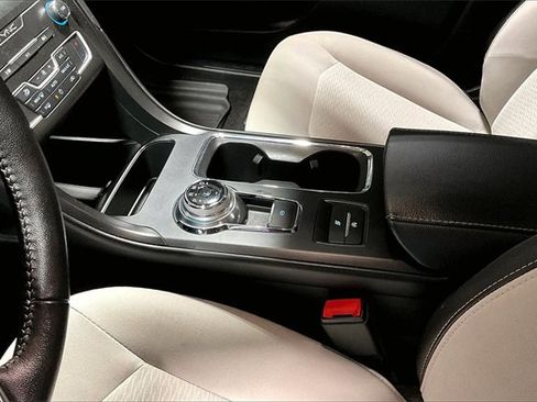 Used 2020 Ford Fusion SE w/ Equipment Group 151A image 16