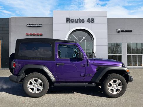 Used 2023 Jeep Wrangler Sport image 5
