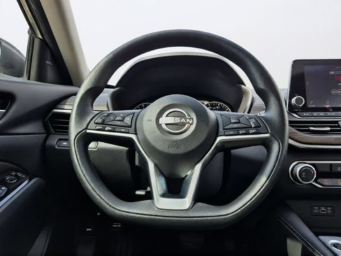 Used 2023 Nissan Altima 2.5 SV FWD image 28
