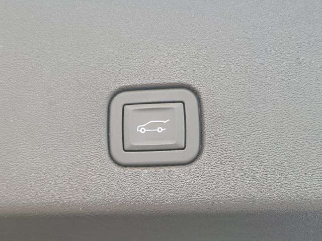 Used 2025 Cadillac Optiq Sport 2 w/ LPO, Floor Liner Package AWD/4WD image 28