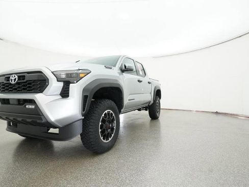 New 2025 Toyota Tacoma TRD Off-Road AWD/4WD image 47