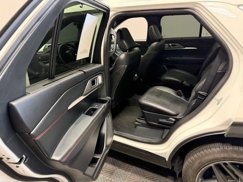 Used 2025 Ford Explorer ST AWD/4WD image 19