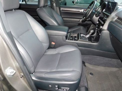 Used 2022 Lexus GX 460 Luxury image 18