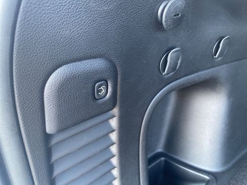 Used 2022 Jeep Grand Cherokee Limited image 17