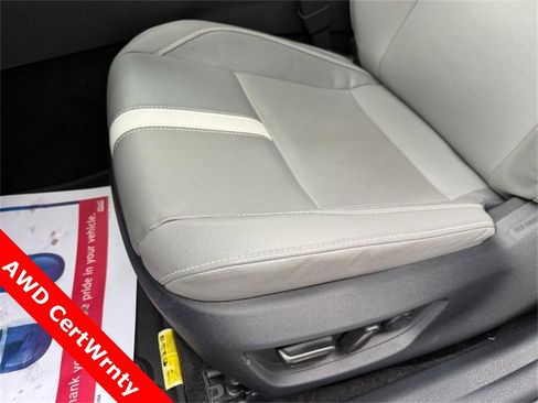 Used 2025 Toyota Camry SE image 17