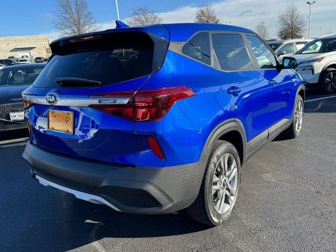 Used 2021 Kia Seltos LX image 3