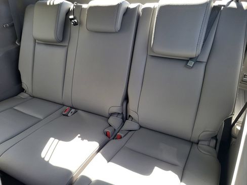 Used 2018 Toyota Highlander XLE FWD image 28