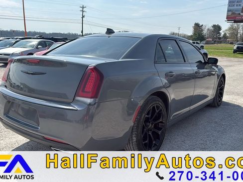 Used 2019 Chrysler 300 S image 5