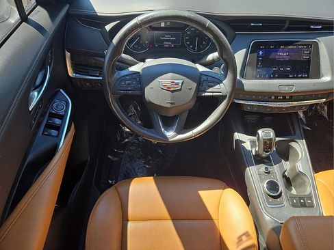 Used 2019 Cadillac XT4 Premium Luxury AWD/4WD image 11
